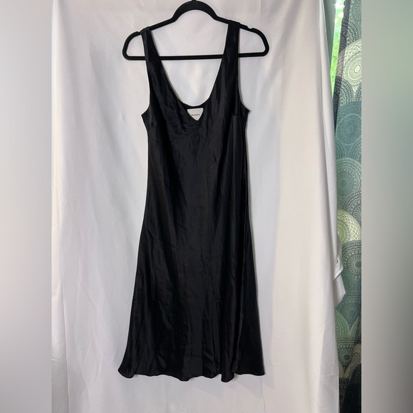 Reformation Lila V-Neck Satin Dress Size Large - Picture 2 of 10